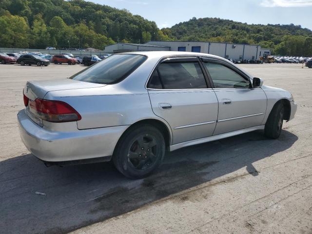1HGCG56411A044442 - 2001 HONDA ACCORD LX SILVER photo 3