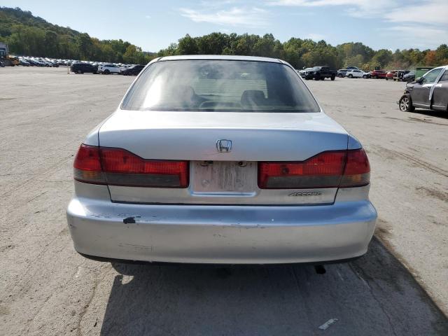 1HGCG56411A044442 - 2001 HONDA ACCORD LX SILVER photo 6