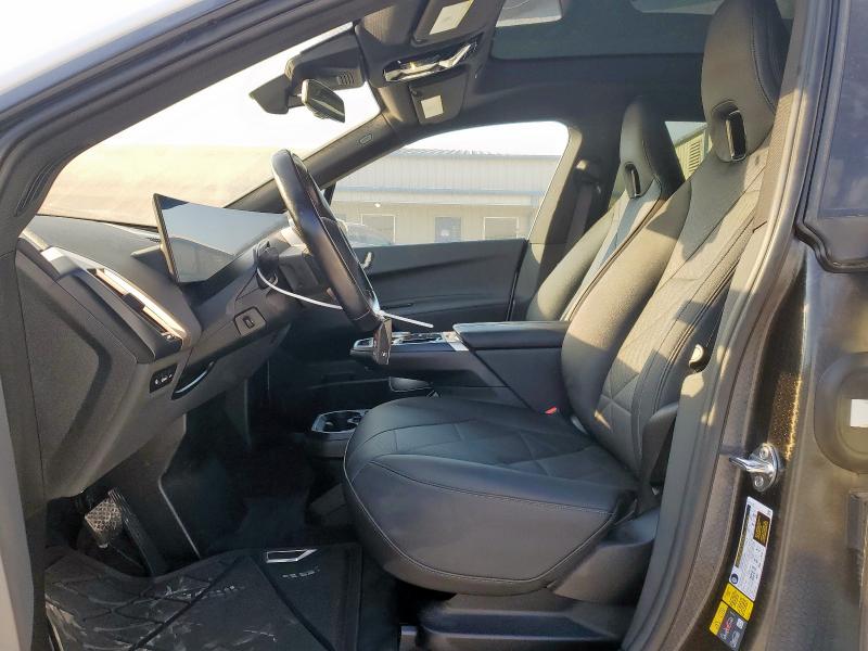 WB523CF01RCP94121 - 2024 BMW IX XDRIVE50 WHITE photo 7