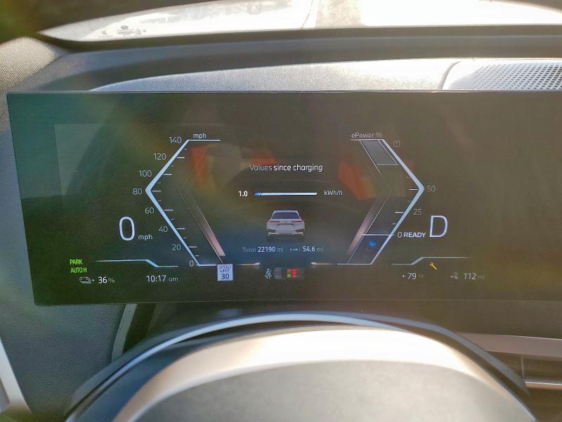 WB523CF01RCP94121 - 2024 BMW IX XDRIVE50 WHITE photo 9