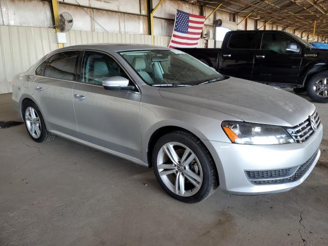 1VWBN7A31EC073277 - 2014 VOLKSWAGEN PASSAT SE 银色 照片 4