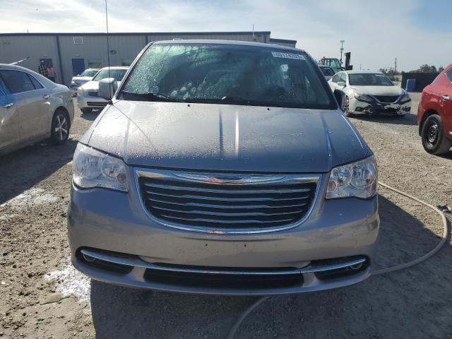 2C4RC1BG2DR796888 - 2013 CHRYSLER TOWN & COU TOURING ვერცხლისფერი ფოტო 5