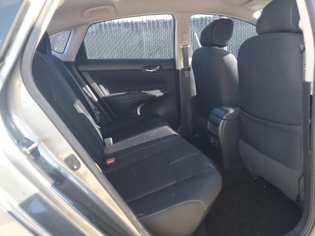 3N1AB7AP2JY227381 - 2018 NISSAN SENTRA S ნაცრისფერი ფოტო 10