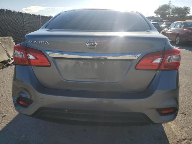 3N1AB7AP2JY227381 - 2018 NISSAN SENTRA S ნაცრისფერი ფოტო 6