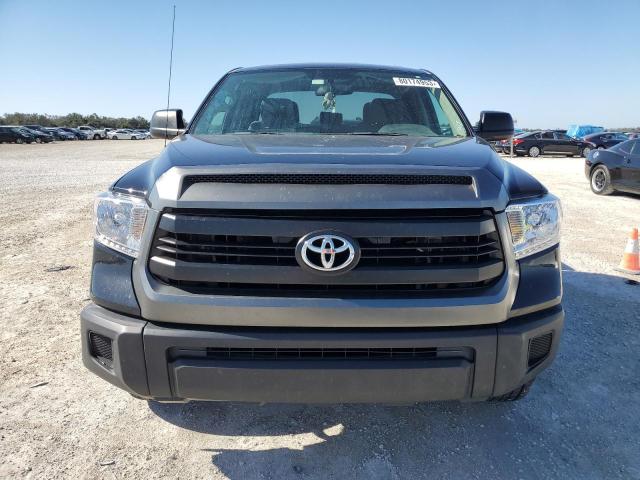 5TFRM5F18HX110869 - 2017 TOYOTA TUNDRA DOUBLE CAB SR/SR5 BLACK photo 5