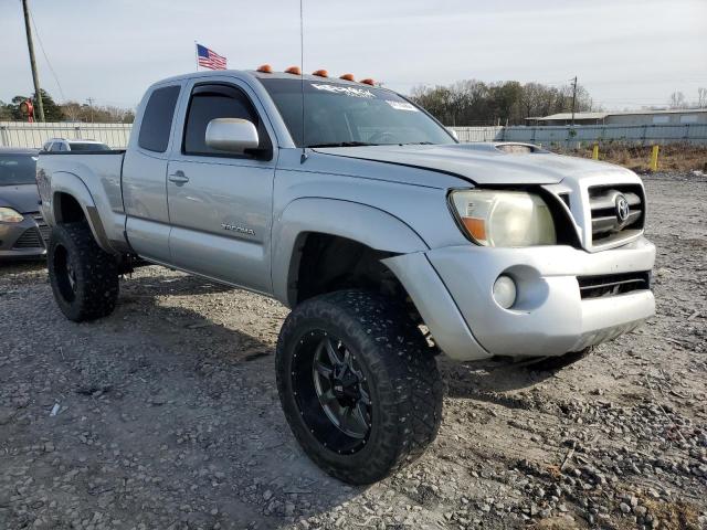 5TETU62N68Z505212 - 2008 TOYOTA TACOMA PRERUNNER ACCESS CAB SILVER photo 4