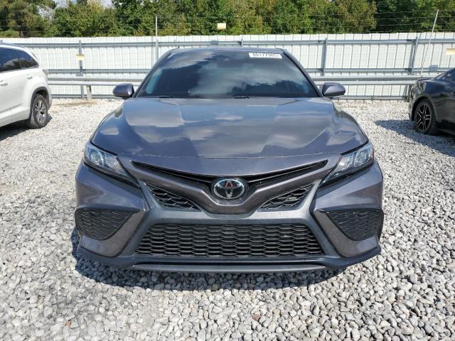 4T1G11AK8RU843110 - 2024 TOYOTA CAMRY SE NIGHT SHADE GRAY photo 5