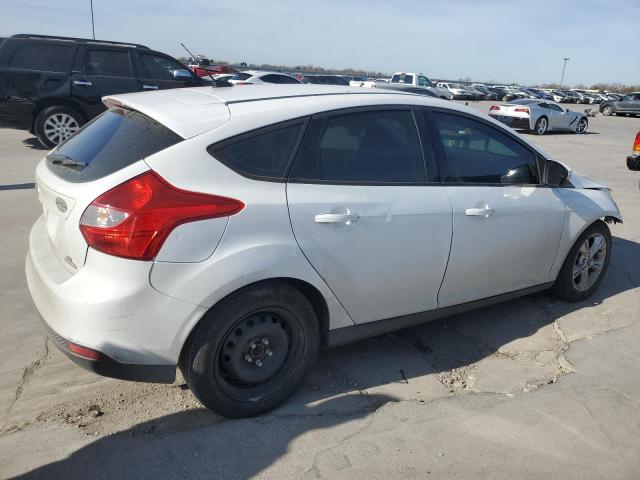 1FADP3K29EL398639 - 2014 FORD FOCUS SE WHITE photo 3