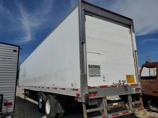 1UYVS24809M646707 - 2009 UTILITY VS2RA WHITE photo 3