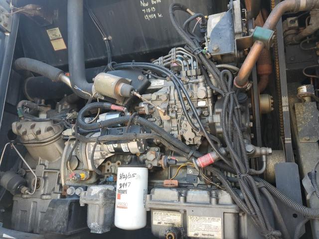 1UYVS24869M646713 - 2009 UTILITY VS2RA თეთრი ფოტო 7