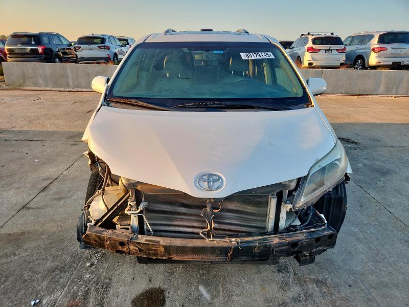 5TDYK3DCXGS752895 - 2016 TOYOTA SIENNA XLE WHITE photo 5