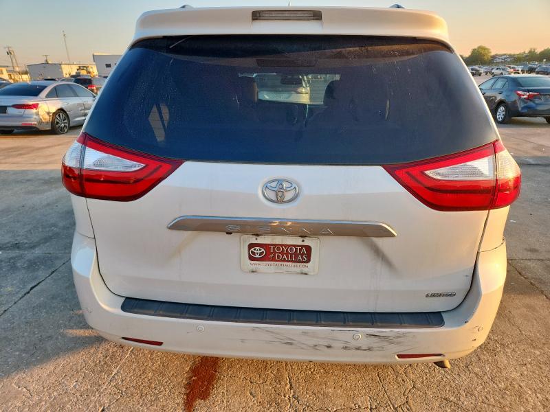 5TDYK3DCXGS752895 - 2016 TOYOTA SIENNA XLE WHITE photo 6