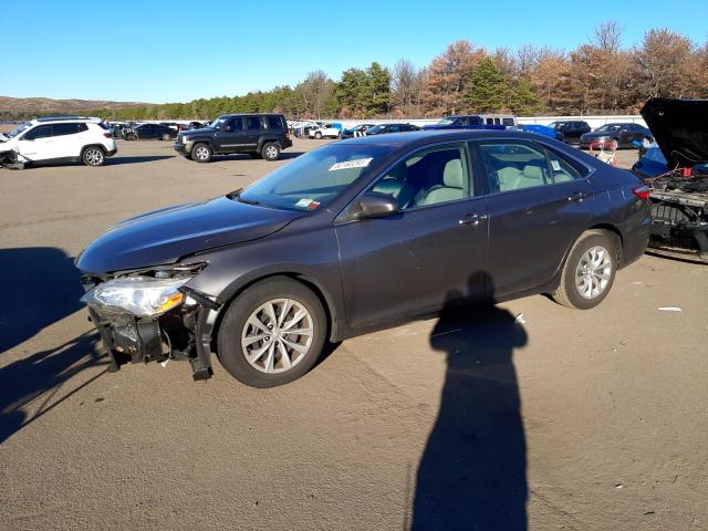 4T4BF1FK4FR464692 - 2015 TOYOTA CAMRY LE GRAY photo 1
