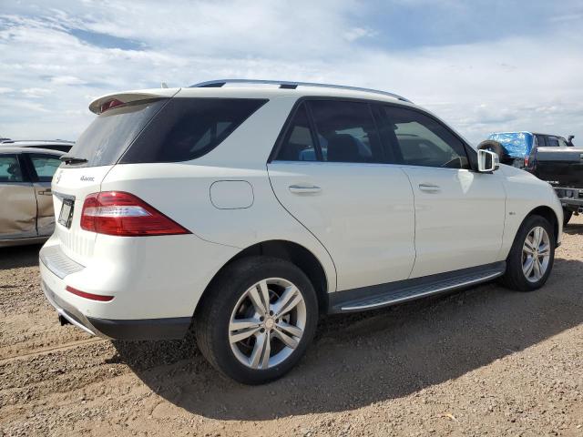 4JGDA5HB9CA016984 - 2012 MERCEDES-BENZ ML 350 4MATIC WHITE photo 3