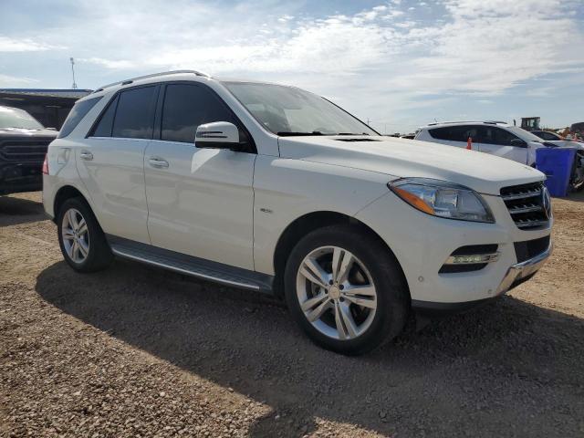 4JGDA5HB9CA016984 - 2012 MERCEDES-BENZ ML 350 4MATIC WHITE photo 4