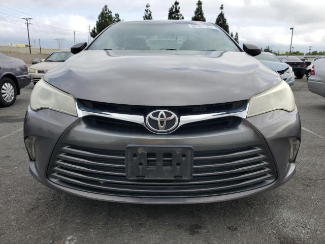 4T1BF1FK3HU364600 - 2017 TOYOTA CAMRY LE GRAY photo 5