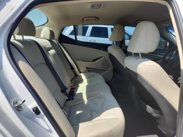 5XXGM4A71CG032562 - 2012 KIA OPTIMA LX WHITE photo 10