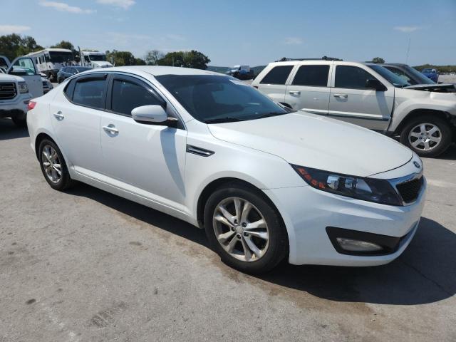 5XXGM4A71CG032562 - 2012 KIA OPTIMA LX WHITE photo 4