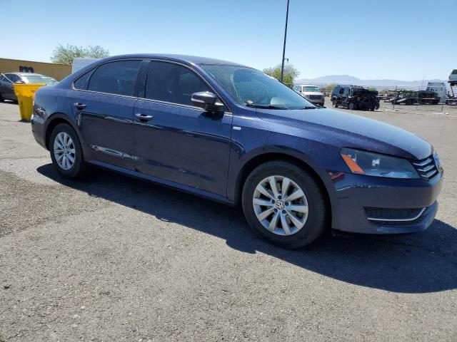 1VWAT7A3XFC038983 - 2015 VOLKSWAGEN PASSAT S BLUE photo 4