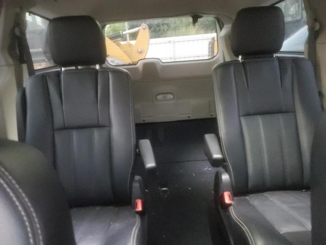 2C4RC1CG6GR208669 - 2016 CHRYSLER TOWN & COU TOURING L MAROON photo 10