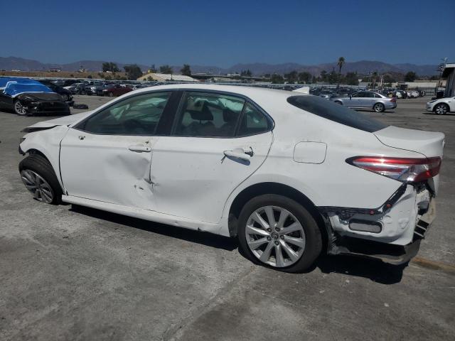 4T1C11AK6LU332923 - 2020 TOYT CAMRY LE WHITE photo 2