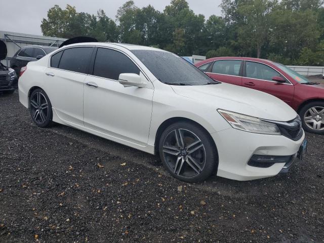 1HGCR3F92HA031381 - 2017 HONDA ACCORD TOURING أبيض صورة 4