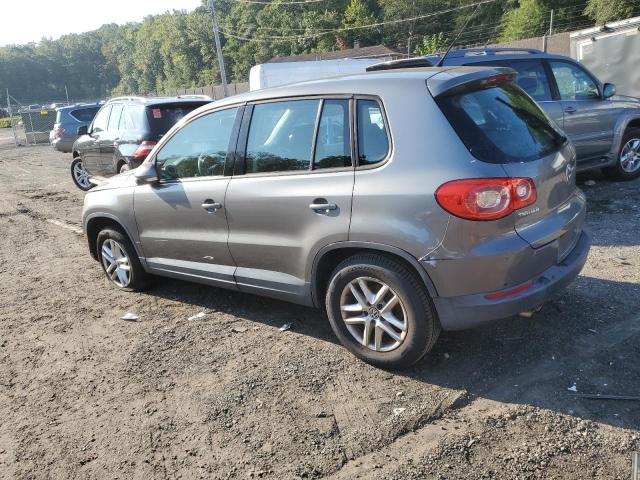 WVGBV7AX2BW521067 - 2011 VOLKSWAGEN TIGUAN S SILVER photo 2