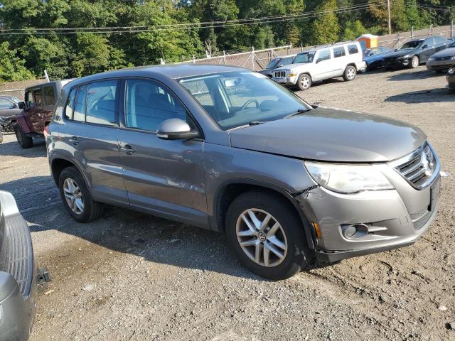 WVGBV7AX2BW521067 - 2011 VOLKSWAGEN TIGUAN S SILVER photo 4