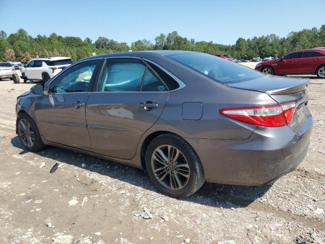 4T1BF1FK1HU646461 - 2017 TOYOTA CAMRY LE 灰色 照片 2