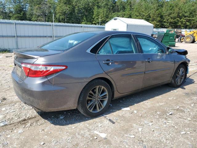 4T1BF1FK1HU646461 - 2017 TOYOTA CAMRY LE 灰色 照片 3