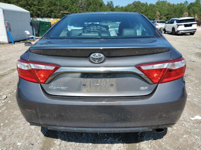 4T1BF1FK1HU646461 - 2017 TOYOTA CAMRY LE 灰色 照片 6
