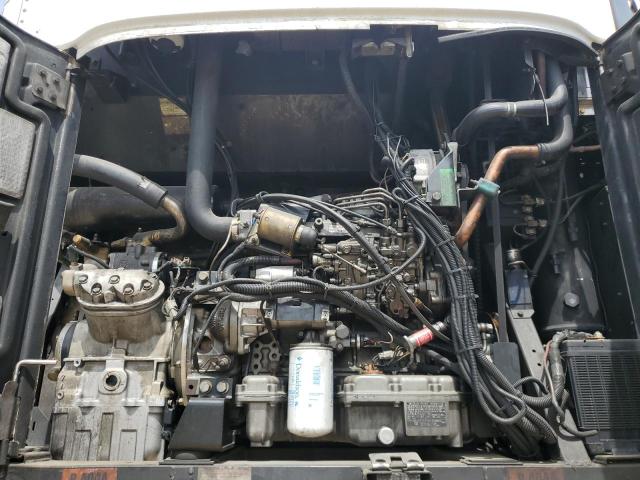 1UYVS2486FU407402 - 2015 UTILITY VS2RA 白色 照片 7