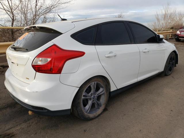 1FADP3K22EL442402 - 2014 FORD FOCUS SE WHITE photo 3