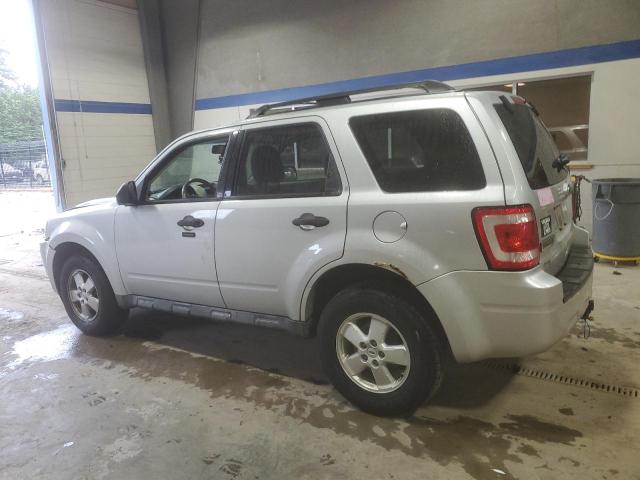 1FMCU9DG2BKA50625 - 2011 FORD ESCAPE XLT SILVER photo 2
