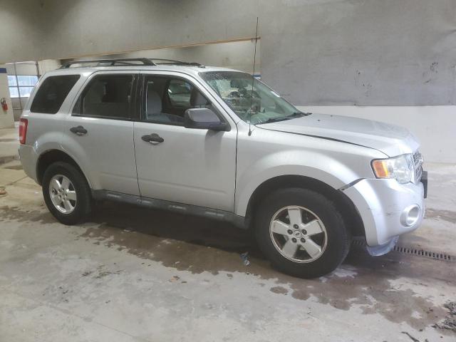 1FMCU9DG2BKA50625 - 2011 FORD ESCAPE XLT SILVER photo 4