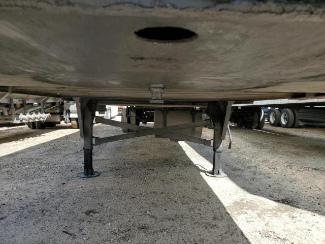 1UYVS24867U014923 - 2007 UTILITY VS2RA WHITE photo 5