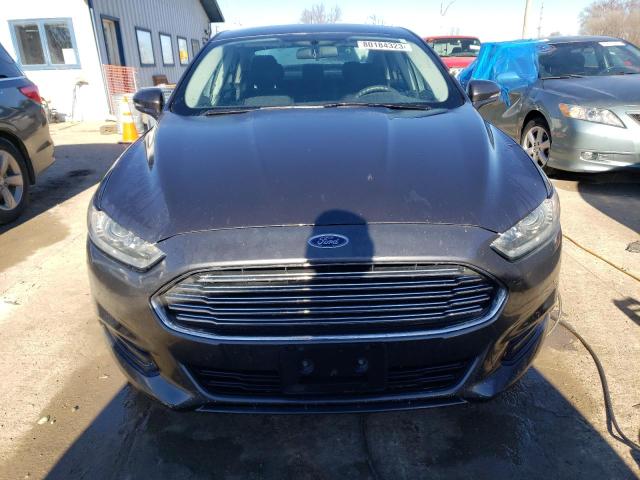 3FA6P0H7XGR390581 - 2016 FORD FUSION SE GRAY photo 5