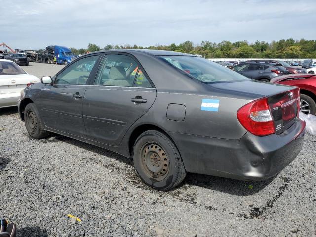 JTDBE32K420108697 - 2002 TOYOTA CAMRY LE GRAY photo 2