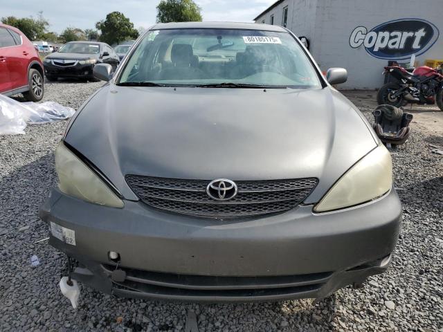 JTDBE32K420108697 - 2002 TOYOTA CAMRY LE GRAY photo 5
