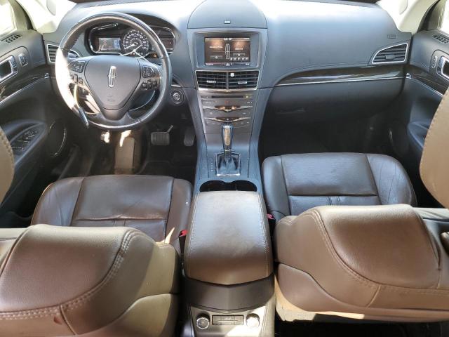 2LMHJ5AT3FBL04386 - 2015 LINCOLN MKT WHITE photo 8