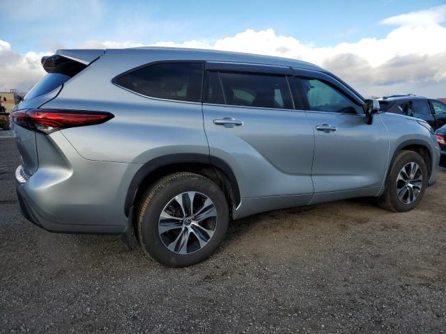 5TDGZRBH3MS558844 - 2021 TOYOTA HIGHLANDER XLE GRAY photo 3