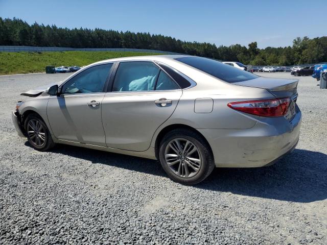 4T1BF1FK7HU431697 - 2017 TOYOTA CAMRY LE ბეჟი ფოტო 2