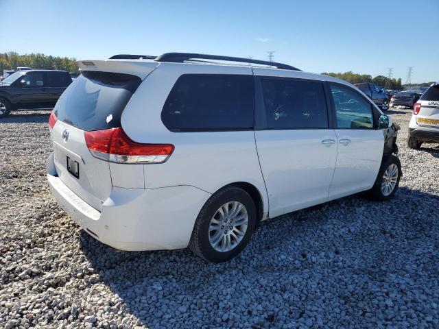 5TDYK3DC4DS289745 - 2013 TOYOTA SIENNA XLE WHITE photo 3