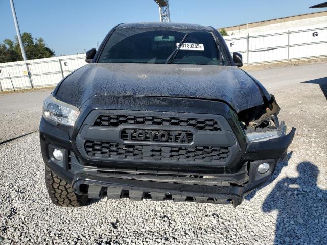 3TMCZ5AN1HM090701 - 2017 TOYOTA TACOMA DOUBLE CAB BLACK photo 5