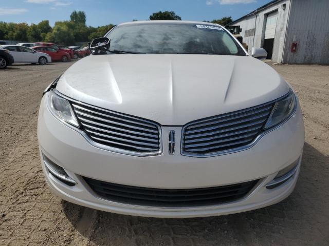 3LN6L2GK2DR825821 - 2013 LINCOLN MKZ WHITE photo 5
