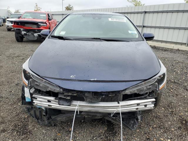 5YFVPMAE9NP376583 - 2022 TOYOTA COROLLA LE Синій фото 5