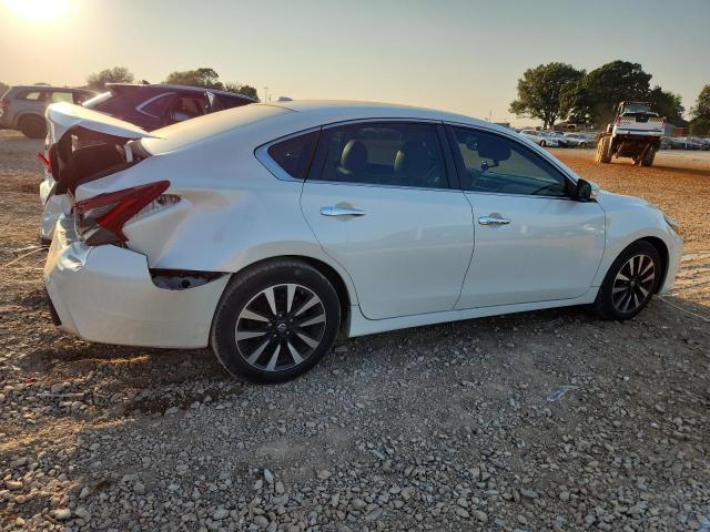 1N4AL3AP3JC112743 - 2018 NISSAN ALTIMA 2.5 WHITE photo 3