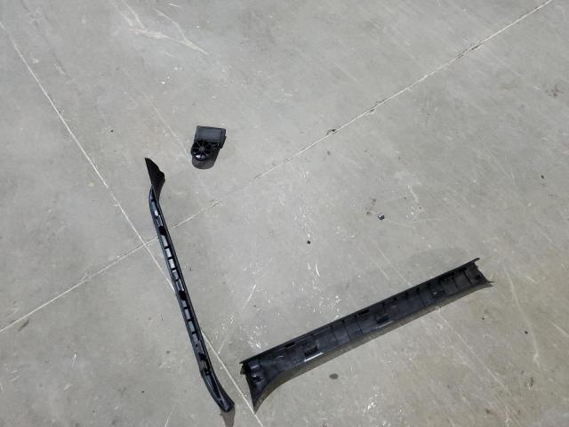 JF2GPABC9G8212450 - 2016 SUBARU CROSSTREK PREMIUM SILVER photo 13