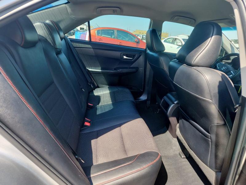 4T1BF1FKXHU362410 - 2017 TOYOTA CAMRY SE LE Srebrny zdjęcie 10