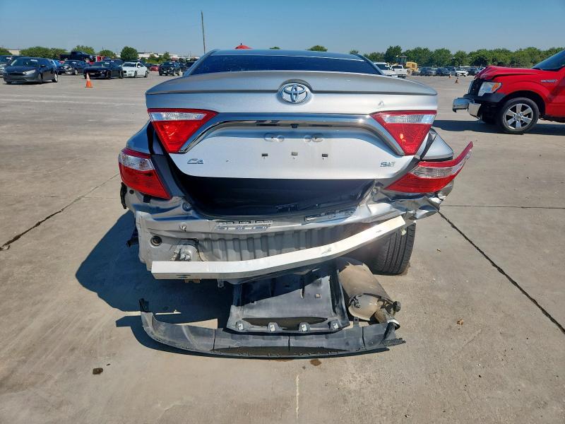 4T1BF1FKXHU362410 - 2017 TOYOTA CAMRY SE LE Srebrny zdjęcie 6